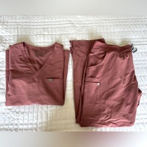 Figs Scrub Set, Mauve.  XXL single pocket top.  XL Kade Cargo Pants.